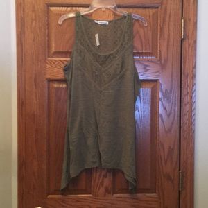 Pretty green sleeveless top.